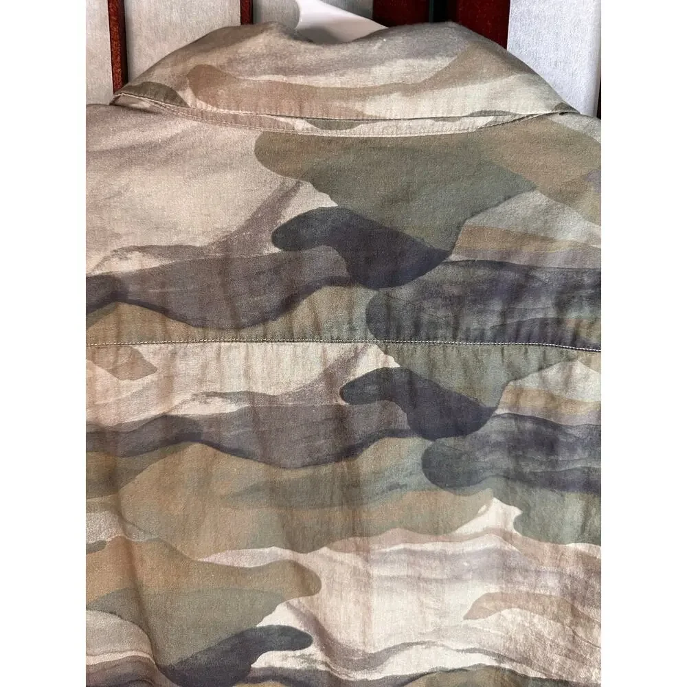 Banana Republic organic cotton resort shirt green camouflage print Size Large